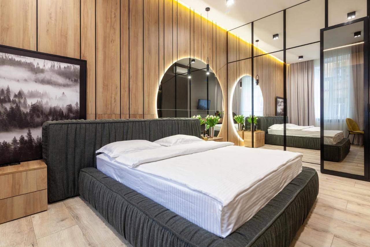 Royal Vip Apartment On Leontovicha 5 Львов Экстерьер фото