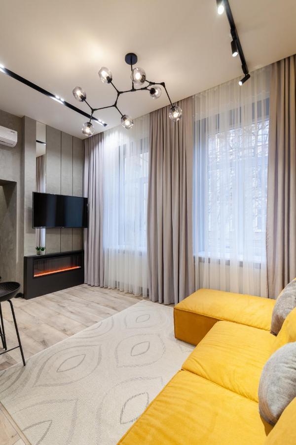 Royal Vip Apartment On Leontovicha 5 Львов Экстерьер фото