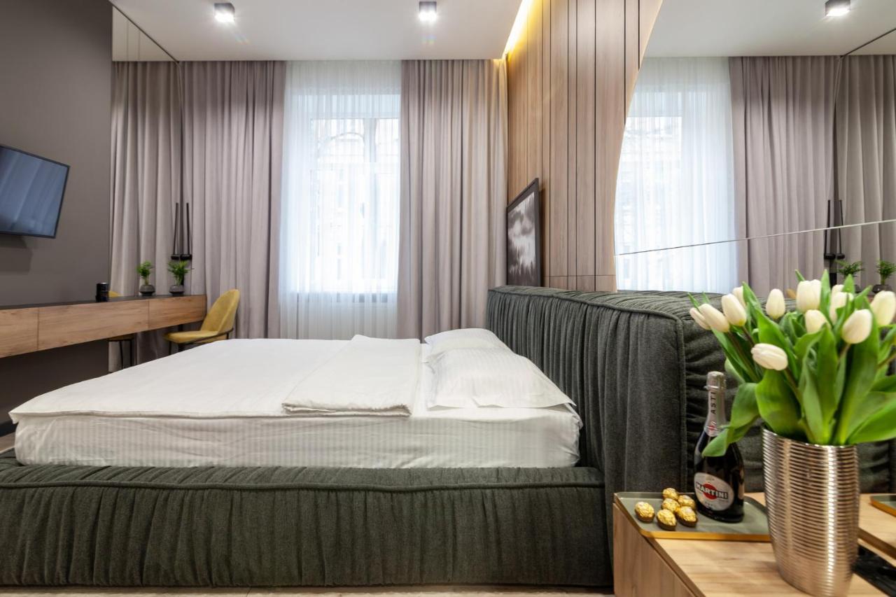 Royal Vip Apartment On Leontovicha 5 Львов Экстерьер фото