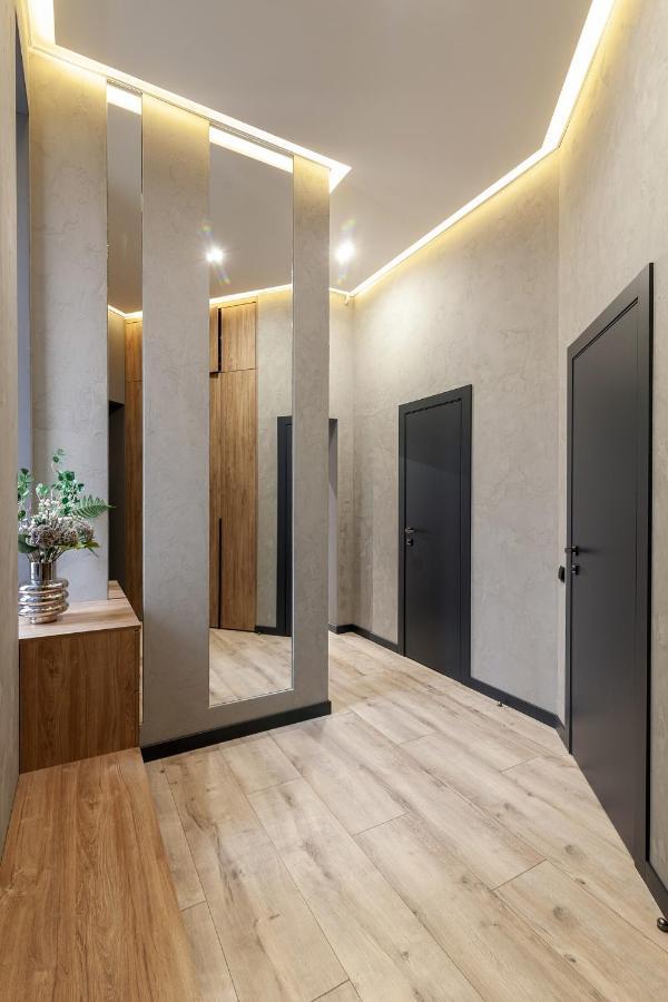 Royal Vip Apartment On Leontovicha 5 Львов Экстерьер фото