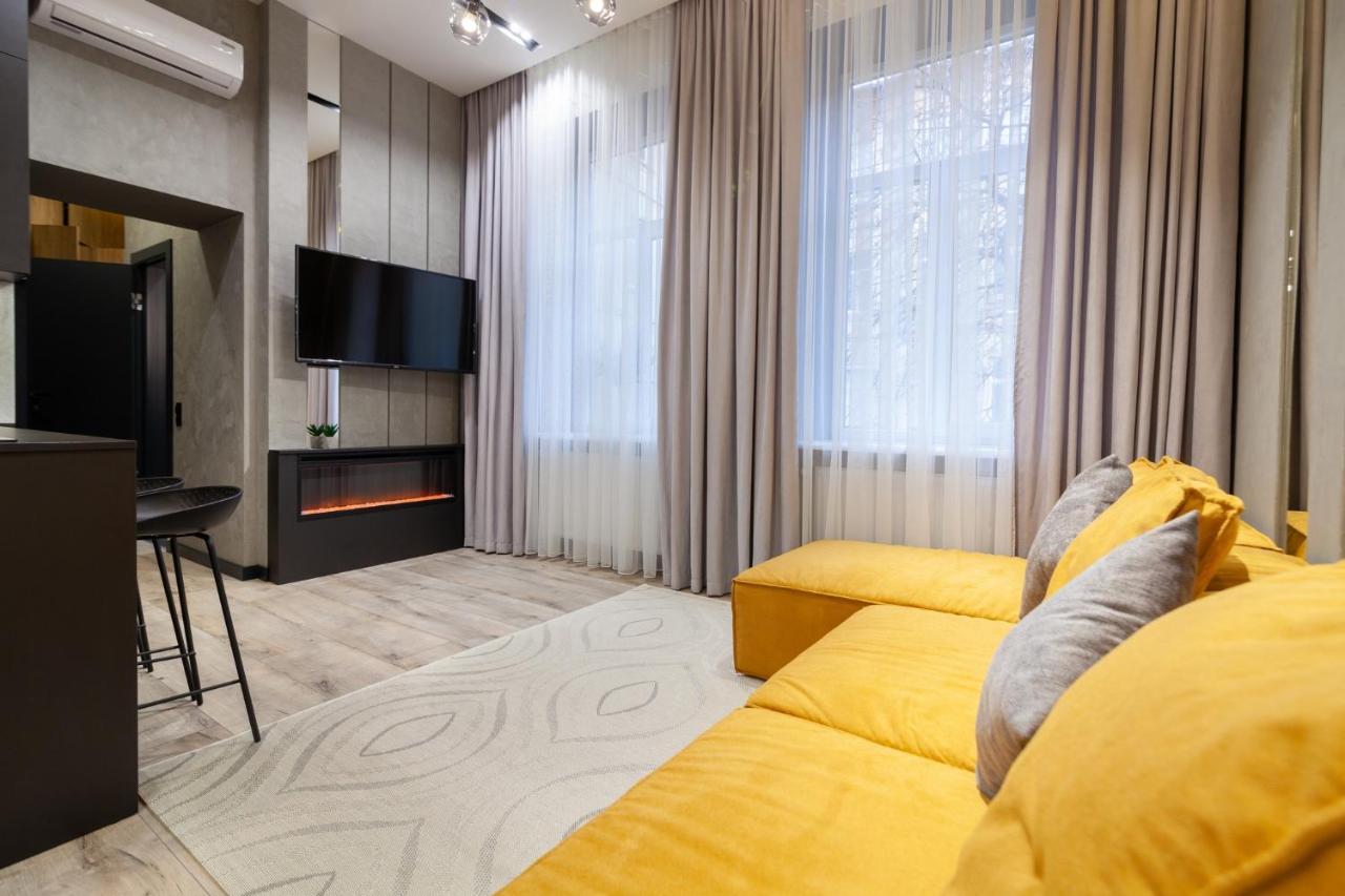 Royal Vip Apartment On Leontovicha 5 Львов Экстерьер фото